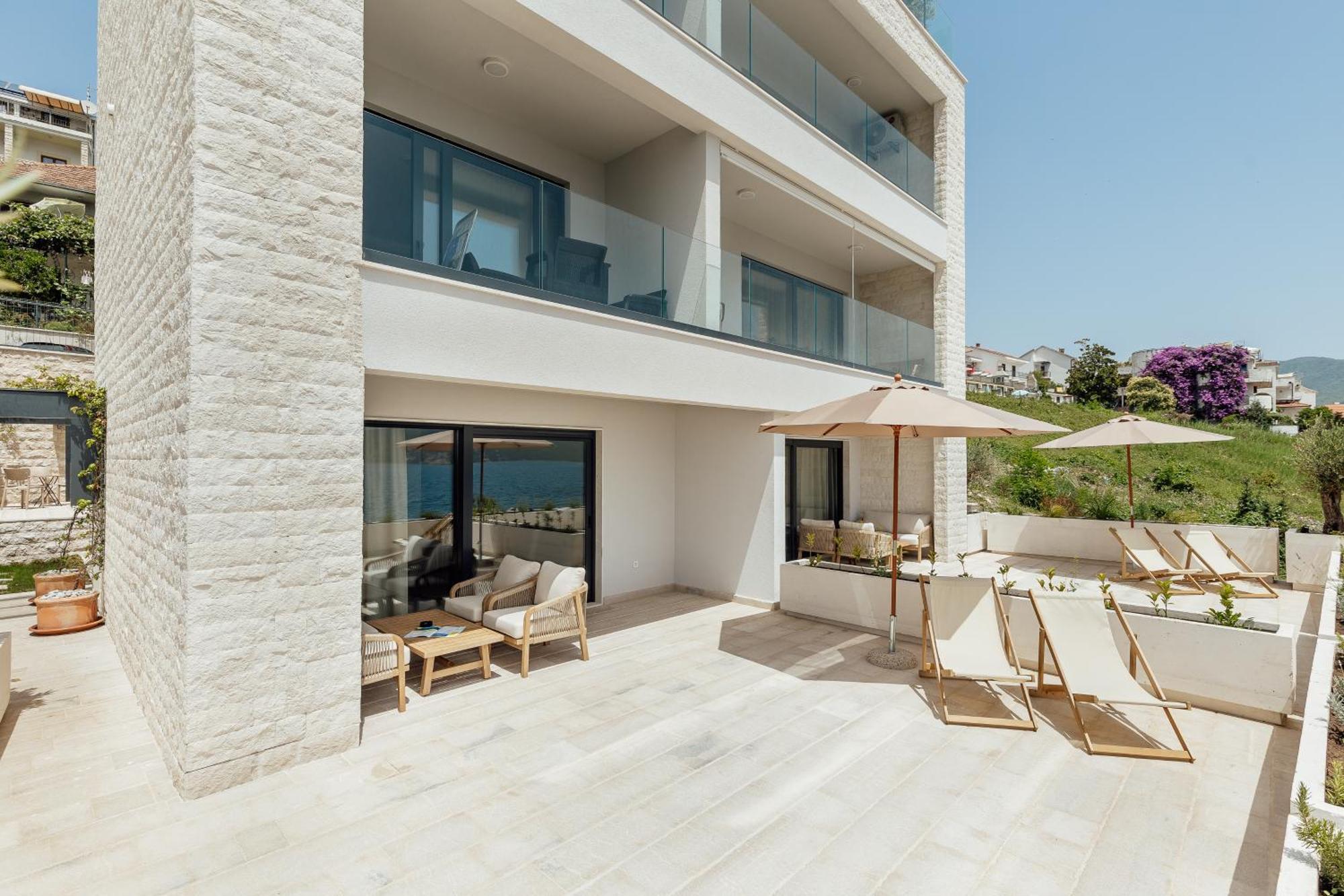 Savina Beachfront Oasis Herceg Novi Bagian luar foto
