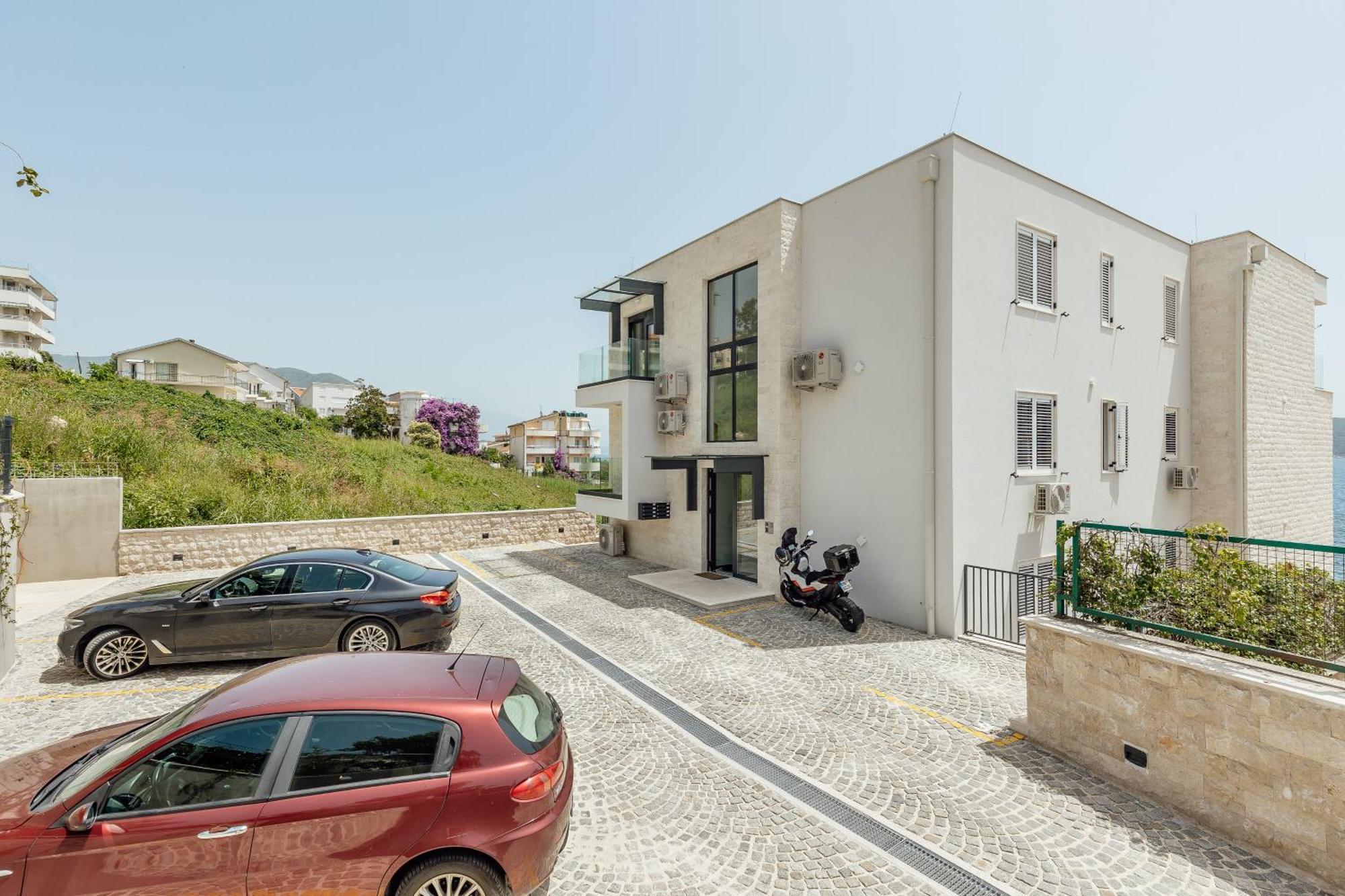 Savina Beachfront Oasis Herceg Novi Bagian luar foto