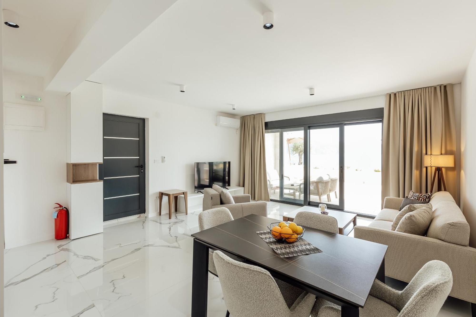 Savina Beachfront Oasis Herceg Novi Bagian luar foto