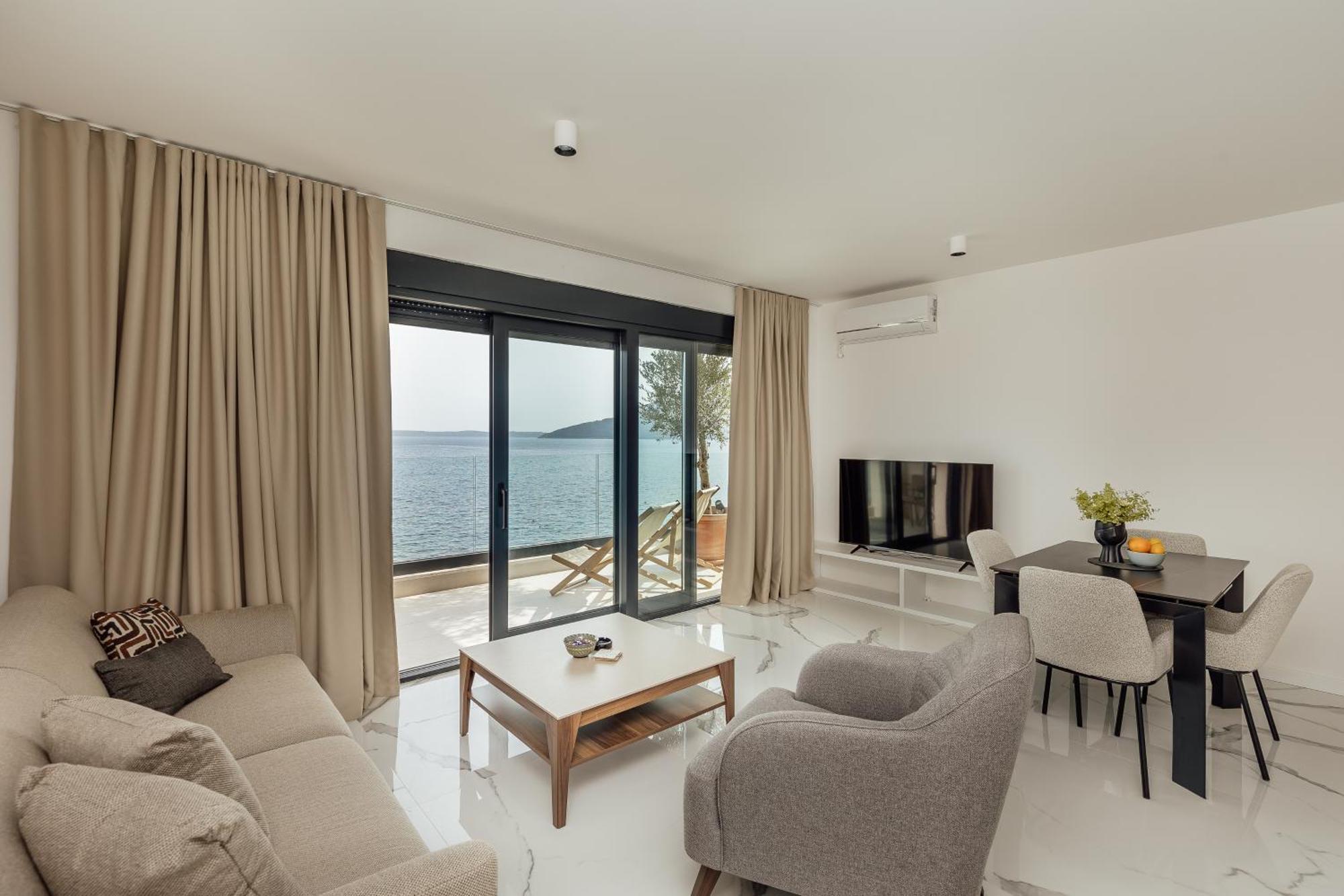 Savina Beachfront Oasis Herceg Novi Bagian luar foto