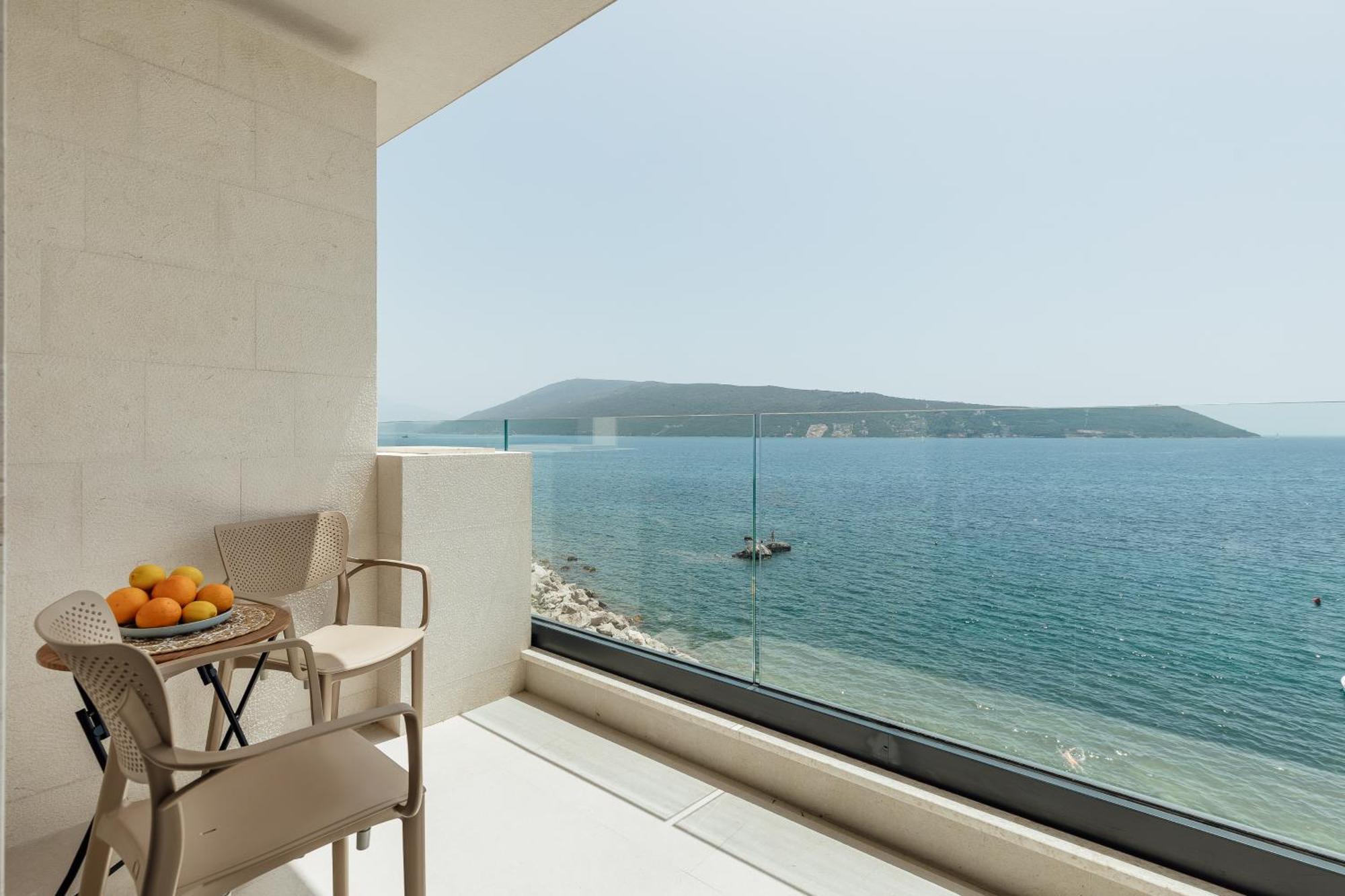 Savina Beachfront Oasis Herceg Novi Bagian luar foto