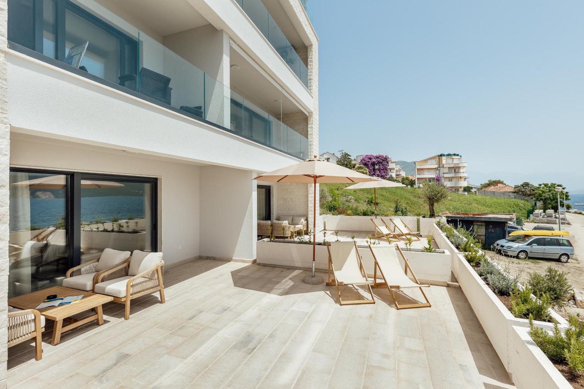 Savina Beachfront Oasis Herceg Novi Bagian luar foto