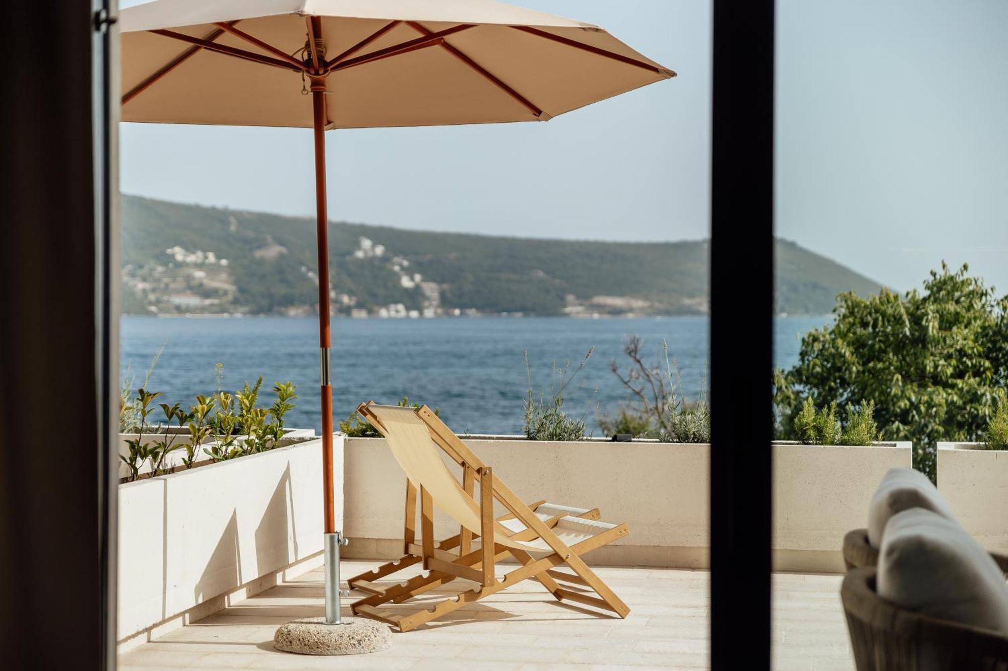 Savina Beachfront Oasis Herceg Novi Bagian luar foto